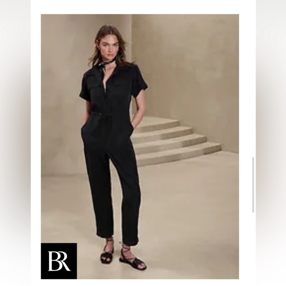 Banana Republic Black utility romper silky material excellent condition L women